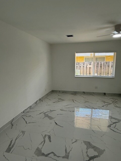 Building Photo - 5962