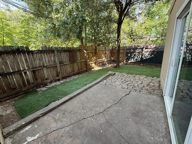 Building Photo - 2700 Mulford Cove