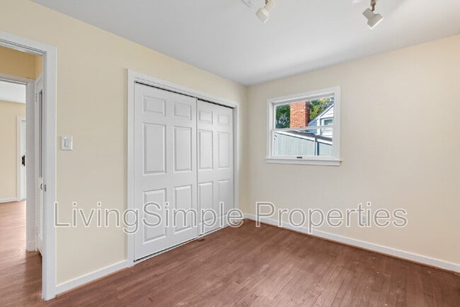 Building Photo - 316 Mt Vernon Pl