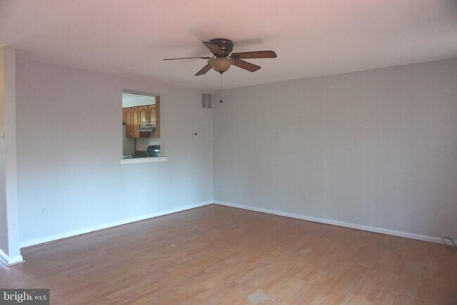 Building Photo - 19 Shady Spring Pl