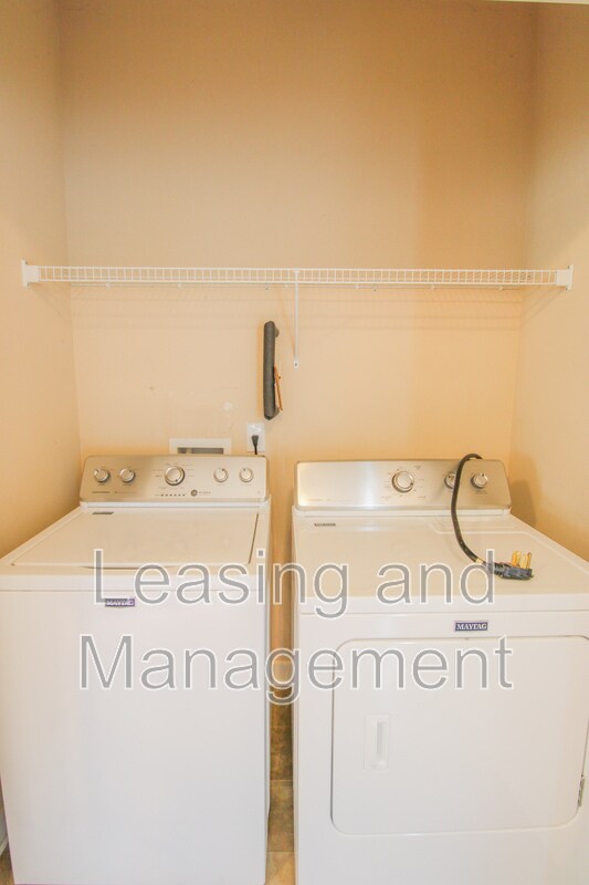 Building Photo - 4946 Ballantine Dr