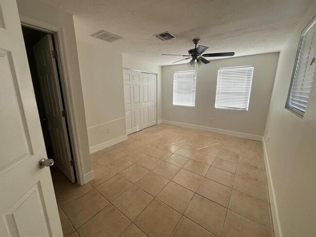 Building Photo - 3517 Garfield Dr