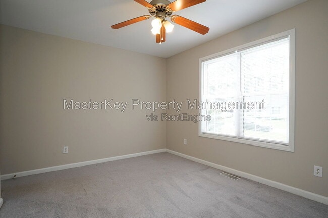 Building Photo - 1008 Knighthood Ln
