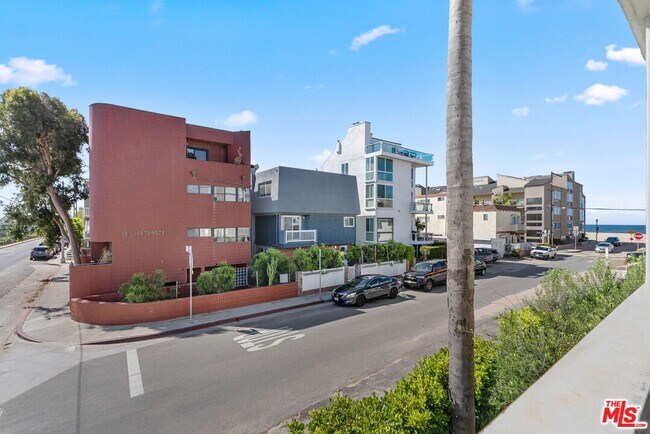 Building Photo - 29 Lighthouse St