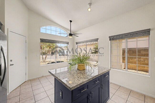 Building Photo - 1271 W Gail Dr