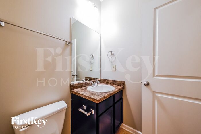 Building Photo - 601 Enclave Ln