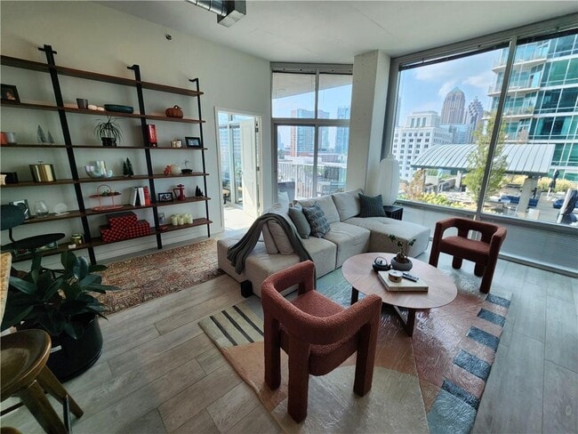 Building Photo - 923 Peachtree St NE