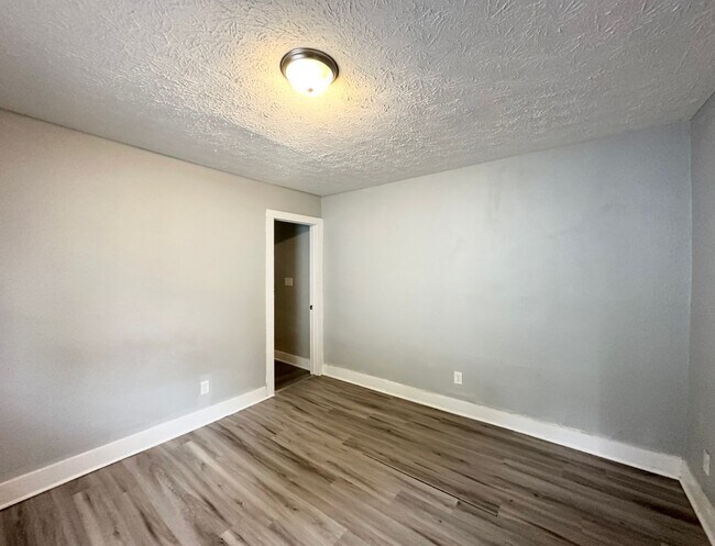 Building Photo - 1523 N Tacoma Ave