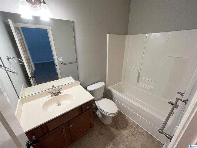 Building Photo - 2 bed, 2 bath townhome in Calera