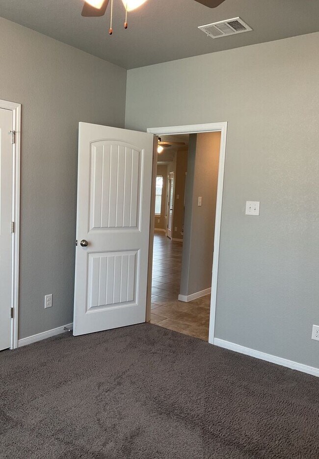 Building Photo - 5104 Charles Lp