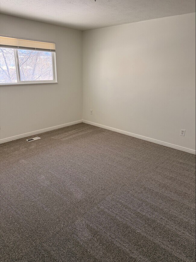 Building Photo - 1239 Swaner Rd