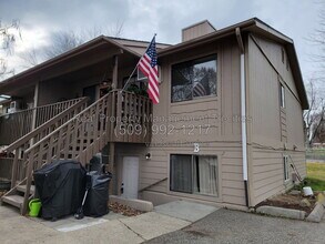 Building Photo - 1102 S Olympia Pl