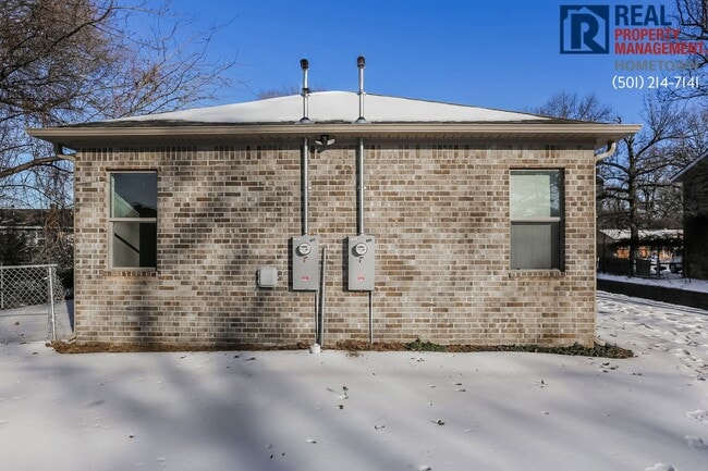 Building Photo - 875 Jane Dr