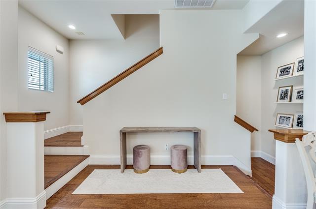 Building Photo - 5916 Hudson St