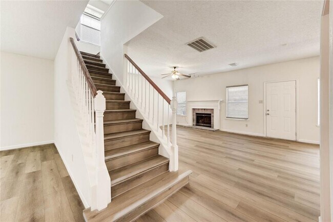 Building Photo - 2338 Bent River Dr