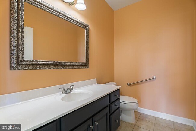 Building Photo - 35 E All Saints St