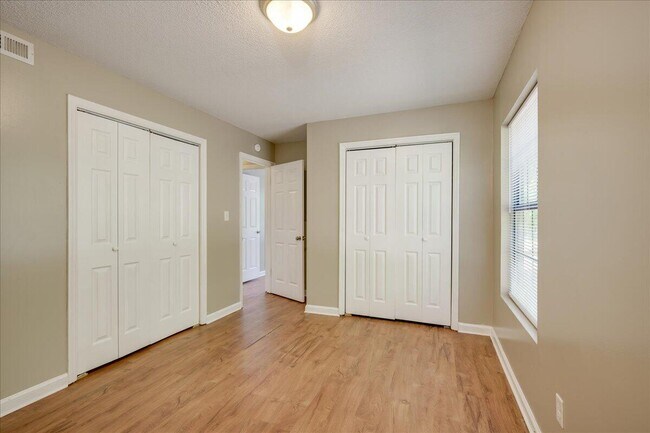 Building Photo - 2339 Walden Dr