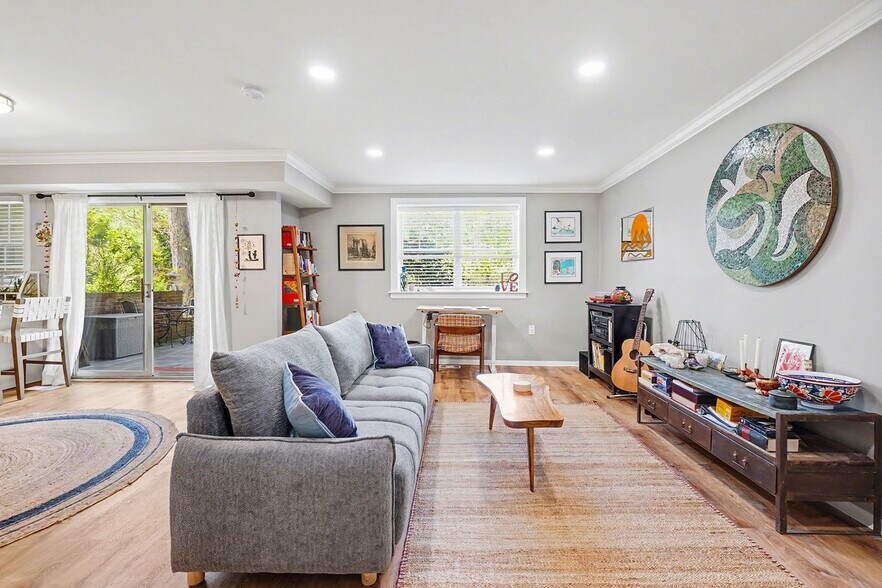 Building Photo - 333 Homeland Southway