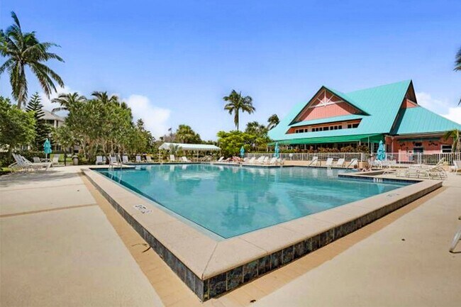 Building Photo - 353 S US Hwy 1