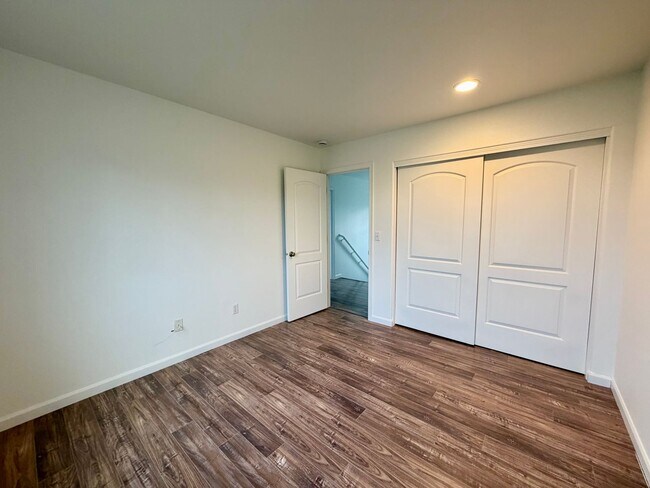 Building Photo - 148 Sierra Heights St