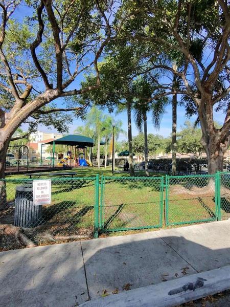 Building Photo - 5560 NW 61st St