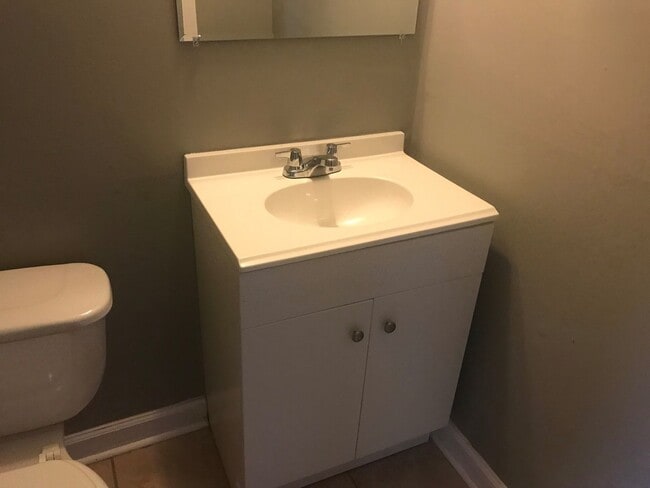 Building Photo - 2 Bedroom Near Downtown Charlotte