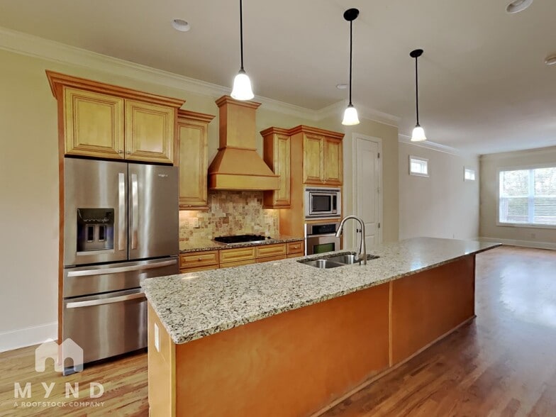 Building Photo - 3020 Eltham Pl