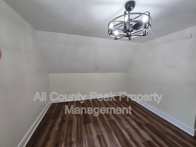 Building Photo - 6013 Bates Pike SE
