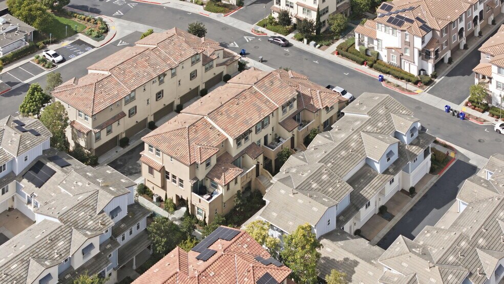 Building Photo - 4367 Pacifica Way