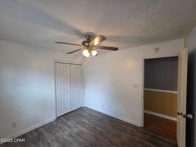 Building Photo - 5209 Hickory St