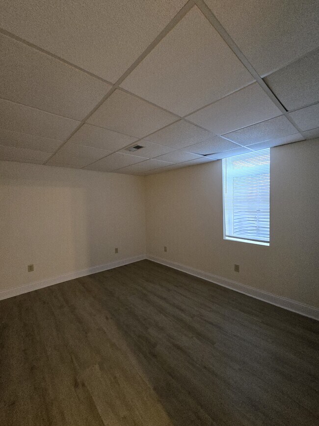 Building Photo - 5223 S Mosley St