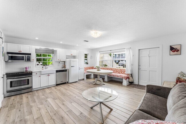 Building Photo - 5505 N Ocean Blvd