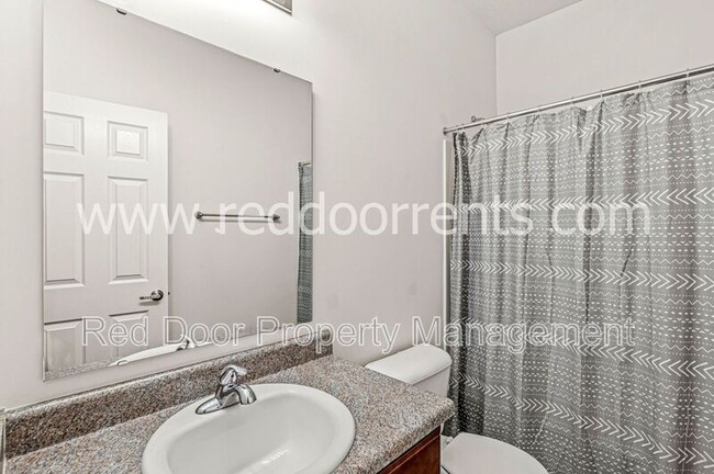 Building Photo - 692 N Granite Dr