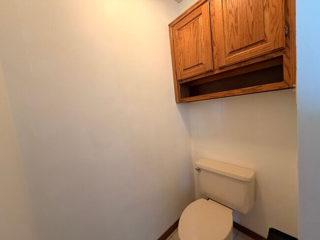 Building Photo - 1006 Nightingale Ln