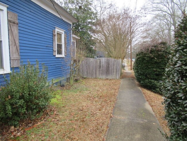 Building Photo - 416 W Montgomery St