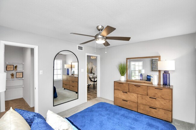 Building Photo - 2701 W Bellfort Ave