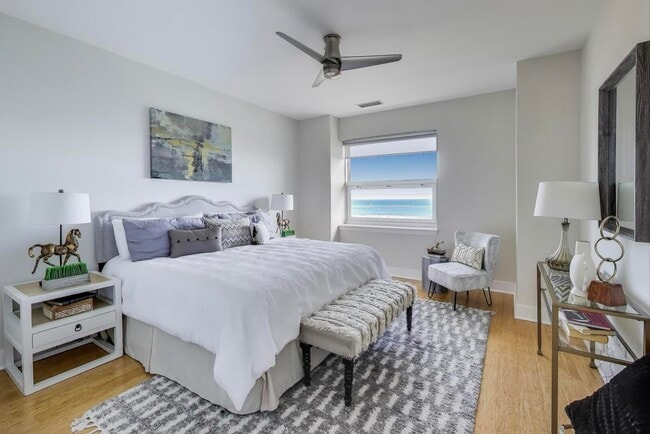 Building Photo - 330 S Michigan Ave