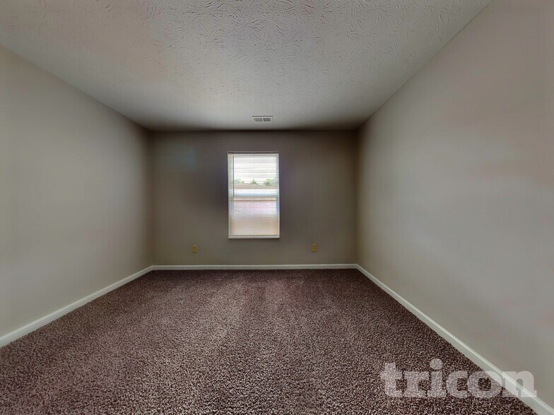 Building Photo - 2421 Ross Common Ct