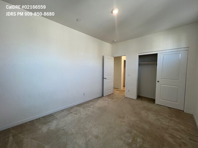 Building Photo - Price Lowered! Chino 4 Bedroom Condo