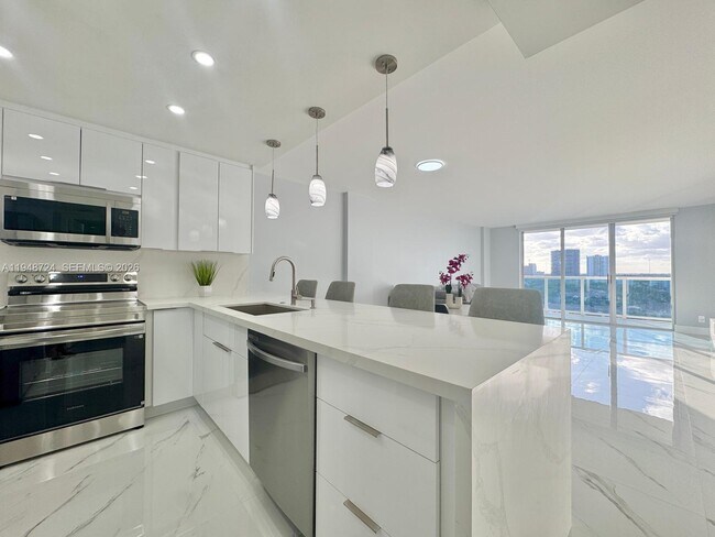 Building Photo - 3800 S Ocean Dr