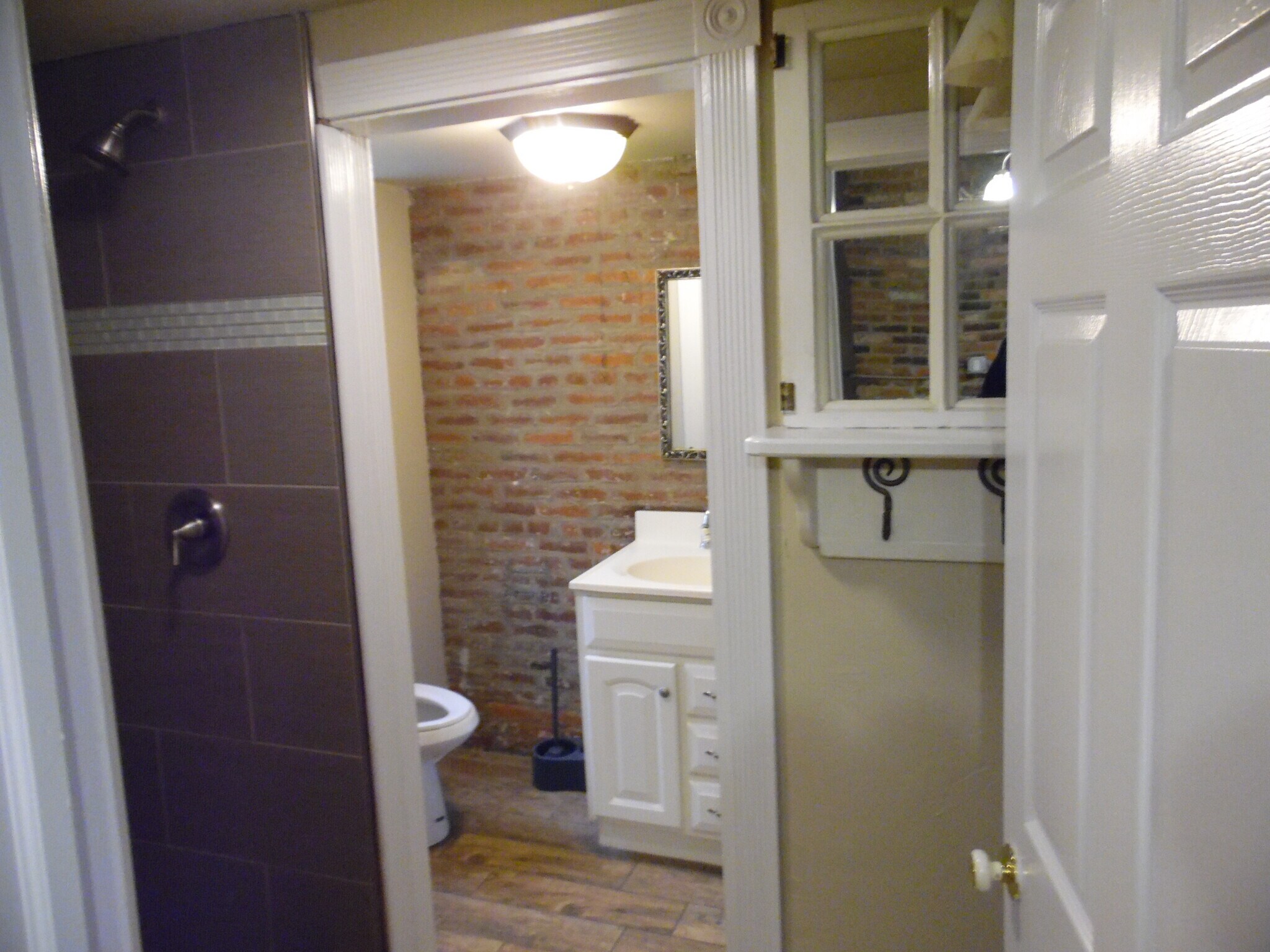 Building Photo - 105 S 18th St