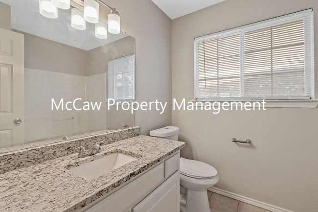 Building Photo - 1214 Mission St