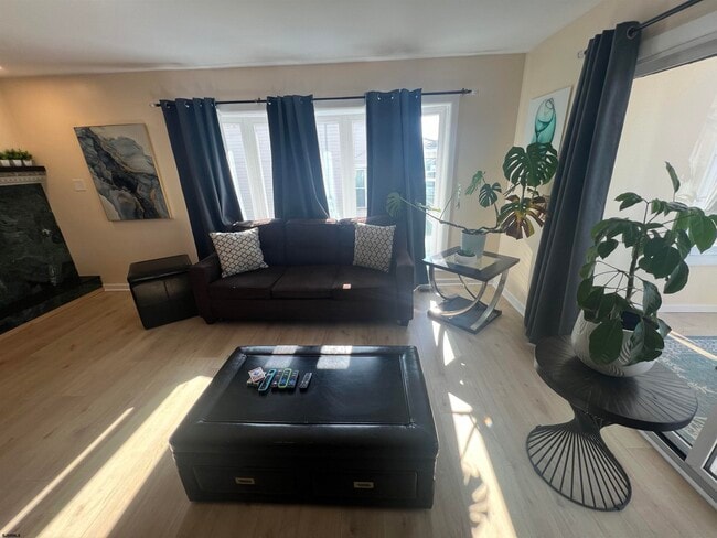 Building Photo - 239 N Derby Ave