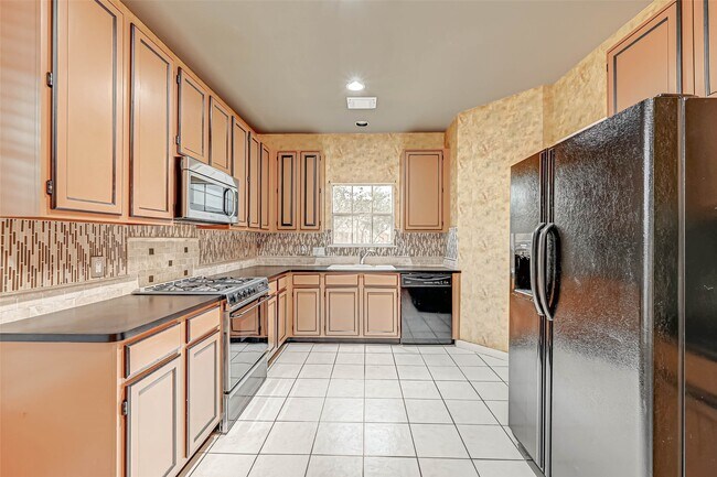 Building Photo - 5815 Henniker Dr