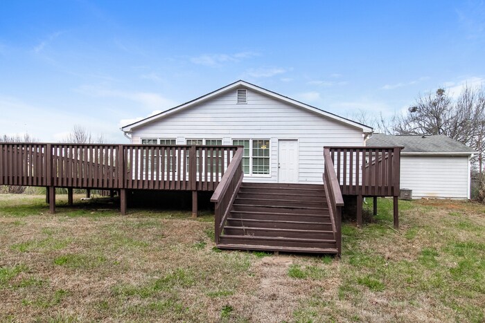 Building Photo - 107 Summerfield Dr