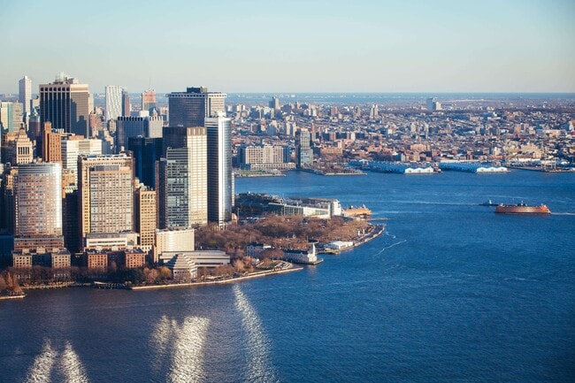 Building Photo - 99 Hudson St