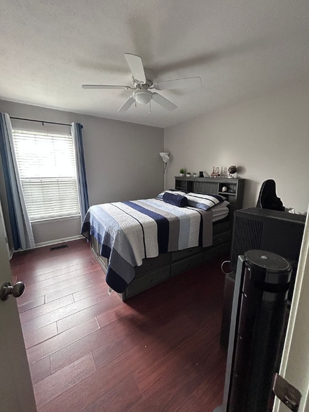 Building Photo - 1030 Woodland Dr