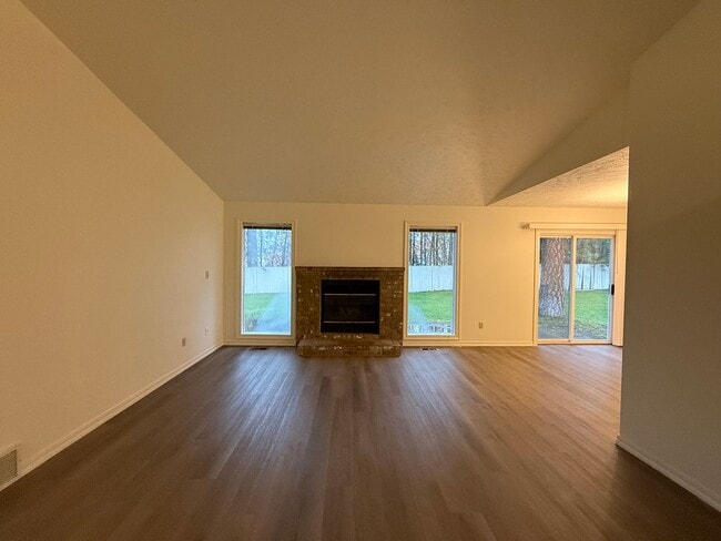 Building Photo - Stunning 3 Bed, 2 Bath Home near Riverside State Park! *SPECIAL: $1,000 OFF!*