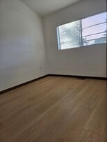 Building Photo - 2124 5th Ave