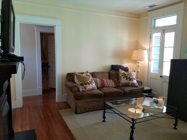 Building Photo - 166 Ashley Ave